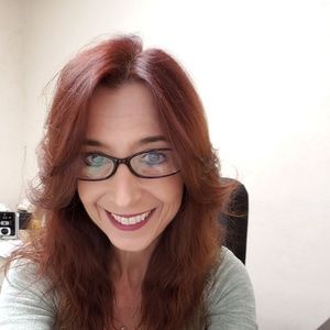 Meet your Posher, Debbie